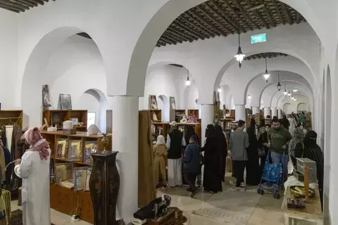 العباءات النسائية ترفع طلبات بشوت الأحساء إلى 300% العباءات النسائية ترفع طلبات بشوت الأحساء إلى 300%