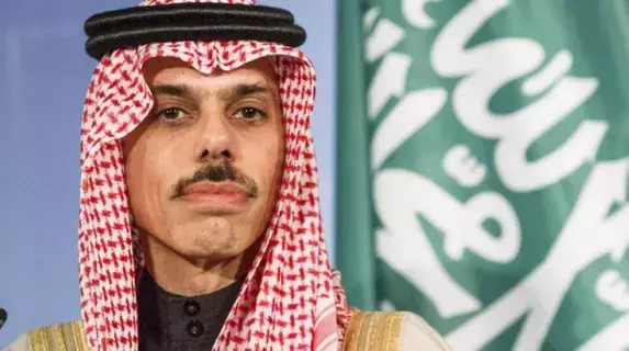 وزير الخارجية ونظيره الأمريكي يبحثان سبل تخفيض التصعيد في المنطقة وزير الخارجية ونظيره الأمريكي يبحثان سبل تخفيض التصعيد في المنطقة
