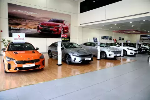 الإمارات.. عروض نهاية العام رفعت مبيعات السيارات 20% في ديسمبر الإمارات.. عروض نهاية العام رفعت مبيعات السيارات 20% في ديسمبر