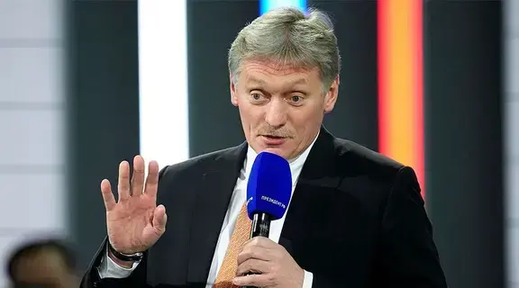 العاهل الأردني يشارك شخصياً بإنزال مساعدات في غزة العاهل الأردني يشارك شخصياً بإنزال مساعدات في غزة