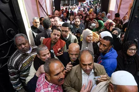 إقبال كبير على انتخابات الرئاسة المصرية.. وحضور لافت للمرأة إقبال كبير على انتخابات الرئاسة المصرية.. وحضور لافت للمرأة