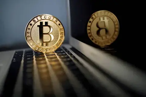 «بيتكوين» تتحدى المشككين.. هل تختبر مستوى 50 ألف دولار في 2024؟ «بيتكوين» تتحدى المشككين.. هل تختبر مستوى 50 ألف دولار في 2024؟