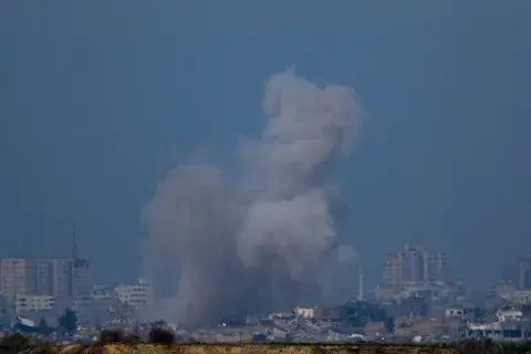 مقتل دبلوماسي فرنسي في قصف إسرائيلي على رفح.. وباريس تطلب توضيحاً مقتل دبلوماسي فرنسي في قصف إسرائيلي على رفح.. وباريس تطلب توضيحاً