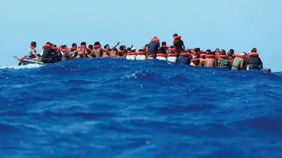 مقتل 61 مهاجراً بينهم نساء وأطفال بعد غرق قارب قبالة ليبيا مقتل 61 مهاجراً بينهم نساء وأطفال بعد غرق قارب قبالة ليبيا