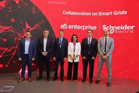 تعاون بين «إي آند» و«شنايدر إلكتريك» لتعزيز كفاءة الطاقة تعاون بين «إي آند» و«شنايدر إلكتريك» لتعزيز كفاءة الطاقة