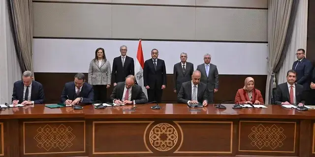 مصر توقع اتفاقية مع «أكوا باور» بـ 4 مليارات دولار لإنتاج الهيدروجين الأخضر مصر توقع اتفاقية مع «أكوا باور» بـ 4 مليارات دولار لإنتاج الهيدروجين الأخضر