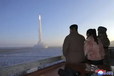 زعيم كوريا الشمالية يهدد بشن هجوم نووي زعيم كوريا الشمالية يهدد بشن هجوم نووي