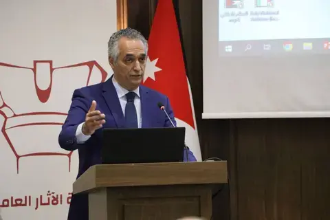 وزير السياحة الأردني: 250 مليون دولار شهرياً خسائر القطاع السياحي إذا استمرت حرب غزة وزير السياحة الأردني: 250 مليون دولار شهرياً خسائر القطاع السياحي إذا استمرت حرب غزة