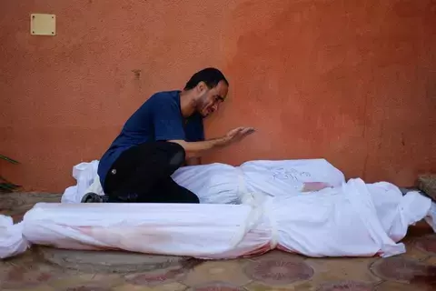 ارتفاع حصيلة القصف الإسرائيلي على غزة إلى 21 ألف قتيل ارتفاع حصيلة القصف الإسرائيلي على غزة إلى 21 ألف قتيل