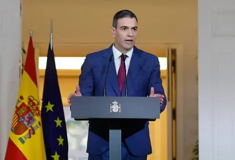 إسبانيا: منفتحون على إنشاء قوة أوروبية جديدة لحماية السفن بالبحر الأحمر إسبانيا: منفتحون على إنشاء قوة أوروبية جديدة لحماية السفن بالبحر الأحمر