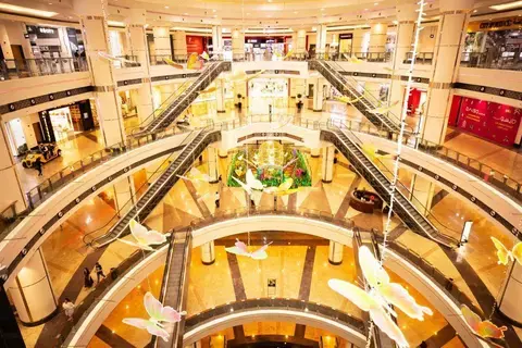 عروض الشارقة للتسوق ترفع مبيعات التجزئة 10% عروض الشارقة للتسوق ترفع مبيعات التجزئة 10%