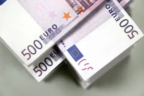 رؤساء مؤسسات الاتحاد الأوروبي يوجهون دعوة مشتركة لتعزيز اليورو رؤساء مؤسسات الاتحاد الأوروبي يوجهون دعوة مشتركة لتعزيز اليورو
