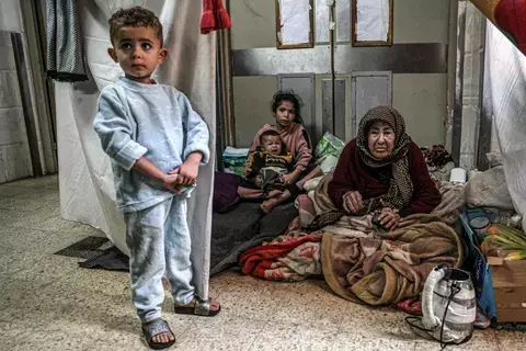 «عام 2023 كله معاناة».. سكان غزة يأملون بعام جديد يسكنه السلام «عام 2023 كله معاناة».. سكان غزة يأملون بعام جديد يسكنه السلام