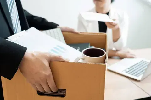«التكاليف» و«الاصطناعيون» يقودان موجة تسريح 2024 «التكاليف» و«الاصطناعيون» يقودان موجة تسريح 2024
