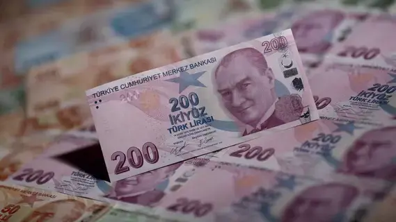 الليرة التركية تهبط إلى مستوى قياسي جديد الليرة التركية تهبط إلى مستوى قياسي جديد