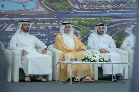 ولي عهد الشارقة يضع حجر أساس توسعة مبنى المسافرين في مطار الشارقة بـ1.2 مليار درهم ولي عهد الشارقة يضع حجر أساس توسعة مبنى المسافرين في مطار الشارقة بـ1.2 مليار درهم