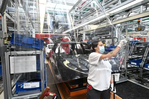 ارتفاع مبيعات السيارات في ألمانيا خلال 2023 وتباطؤ الطلب على «الكهربائية» ارتفاع مبيعات السيارات في ألمانيا خلال 2023 وتباطؤ الطلب على «الكهربائية»