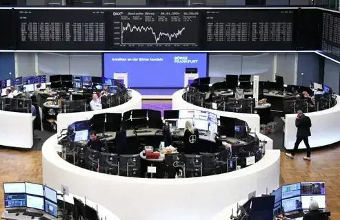 أسهم أوروبا تتراجع بانتظار بيانات التضخم أسهم أوروبا تتراجع بانتظار بيانات التضخم