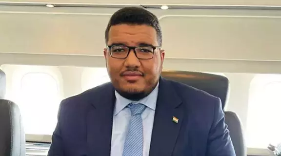 محكمة عسكرية بالنيجر تمنح نجل الرئيس المعزول بازوم إطلاق سراح مؤقتاً محكمة عسكرية بالنيجر تمنح نجل الرئيس المعزول بازوم إطلاق سراح مؤقتاً
