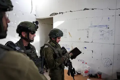 الجيش الإسرائيلي: عثرنا على «مصنع أسلحة» تحت الأرض في غزة الجيش الإسرائيلي: عثرنا على «مصنع أسلحة» تحت الأرض في غزة