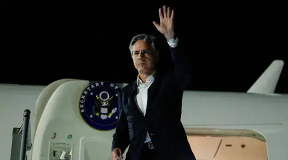 بلينكن يصل إلى إسرائيل لإجراء مباحثات حول الحرب في غزة بلينكن يصل إلى إسرائيل لإجراء مباحثات حول الحرب في غزة