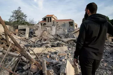 تصعيد جنوب لبنان.. وإسرائيل تغتال قائداً بـ «حزب الله» تصعيد جنوب لبنان.. وإسرائيل تغتال قائداً بـ «حزب الله»