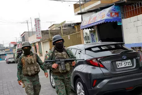 الإكوادور.. تفجيرات بعدة مدن واختطاف 4 أفراد شرطة رغم إعلان الطوارئ الإكوادور.. تفجيرات بعدة مدن واختطاف 4 أفراد شرطة رغم إعلان الطوارئ