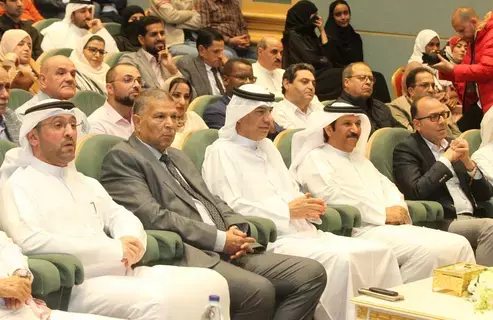 سبعة مبدعين يضيئون قصر الثقافة بوهج القصيدة سبعة مبدعين يضيئون قصر الثقافة بوهج القصيدة