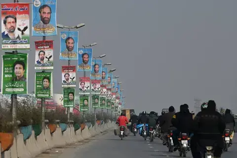 مقتل مرشح بالانتخابات الباكستانية بعد إطلاق النار عليه مقتل مرشح بالانتخابات الباكستانية بعد إطلاق النار عليه