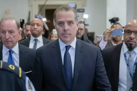 هانتر بايدن يمثل أمام محكمة في لوس أنجلس بتهمة الاحتيال الضريبي هانتر بايدن يمثل أمام محكمة في لوس أنجلس بتهمة الاحتيال الضريبي