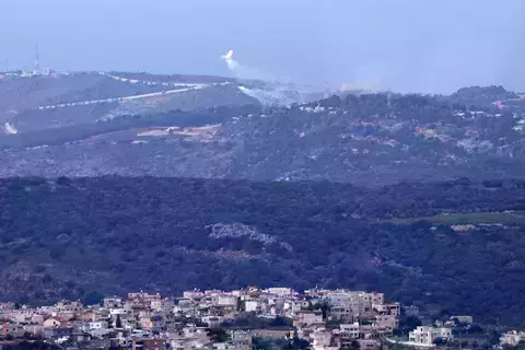 إسرائيل تبحث تنفيذ هجوم «استباقي» على جنوب لبنان إسرائيل تبحث تنفيذ هجوم «استباقي» على جنوب لبنان