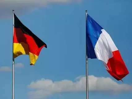 باريس وبرلين تعتزمان دعم كييف «ما دام ذلك ضرورياً» باريس وبرلين تعتزمان دعم كييف «ما دام ذلك ضرورياً»