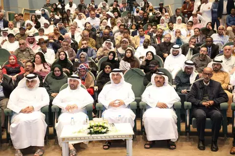 طواف إبداعي ولغة عالية في مهرجان الشارقة للشعر العربي طواف إبداعي ولغة عالية في مهرجان الشارقة للشعر العربي