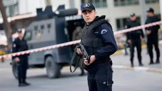 تركيا.. اعتقال 18 شخصاً بتهمة «الإشادة بالإرهاب» تركيا.. اعتقال 18 شخصاً بتهمة «الإشادة بالإرهاب»