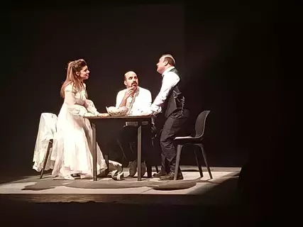 «حياة سعيدة» يلعب على الفنتازيا.. و«صفصاف» مختبر عصف ذهني «حياة سعيدة» يلعب على الفنتازيا.. و«صفصاف» مختبر عصف ذهني