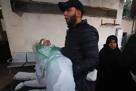 المرضى ينتظرون الموت.. الصحة العالمية: مستشفيات غزة تنهار سريعاً المرضى ينتظرون الموت.. الصحة العالمية: مستشفيات غزة تنهار سريعاً