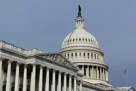 الكونغرس الأمريكي يقر قانون إنفاق مؤقت لتجنب الإغلاق الحكومي الكونغرس الأمريكي يقر قانون إنفاق مؤقت لتجنب الإغلاق الحكومي