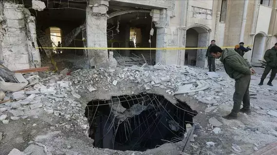 بالفيديو| 10 قتلى ومفقودين بينهم 4 مسؤولين إيرانيين بقصف إسرائيلي على دمشق بالفيديو| 10 قتلى ومفقودين بينهم 4 مسؤولين إيرانيين بقصف إسرائيلي على دمشق