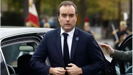 وزير الجيوش الفرنسي يزور إسرائيل للتباحث بالوضع بغزة ومخاطر التصعيد بالمنطقة وزير الجيوش الفرنسي يزور إسرائيل للتباحث بالوضع بغزة ومخاطر التصعيد بالمنطقة