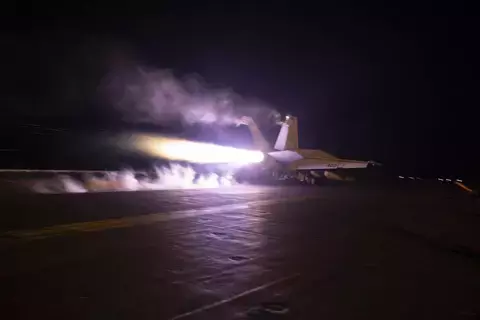 الجيش الأمريكي يدمّر صاروخين حوثيين في اليمن الجيش الأمريكي يدمّر صاروخين حوثيين في اليمن