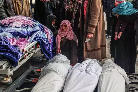 مقتل 25700 وإصابة 63740 بالهجمات الإسرائيلية على غزة منذ 7 أكتوبر مقتل 25700 وإصابة 63740 بالهجمات الإسرائيلية على غزة منذ 7 أكتوبر