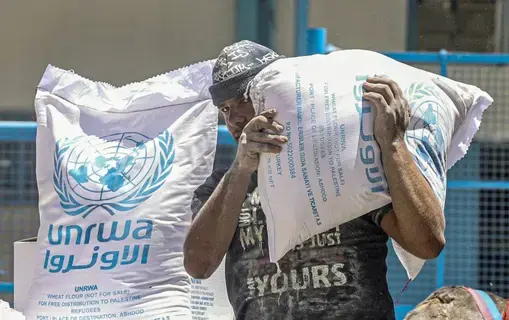 السلطة الفلسطينية: «الأونروا» بحاجة إلى «الدعم» وليس «وقف الدعم والمساعدات» السلطة الفلسطينية: «الأونروا» بحاجة إلى «الدعم» وليس «وقف الدعم والمساعدات»