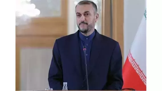 وزير الخارجية الإيراني يزور باكستان وزير الخارجية الإيراني يزور باكستان