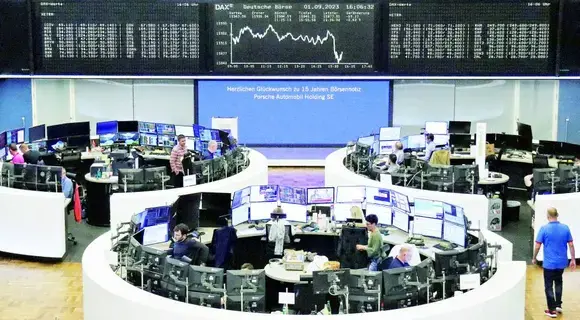 الأسهم الأوروبية تغلق قرب أعلى مستوى في عامين الأسهم الأوروبية تغلق قرب أعلى مستوى في عامين