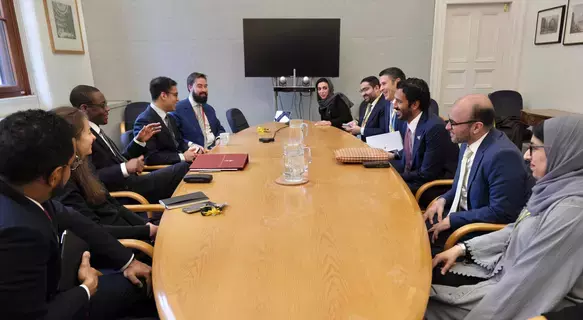 الإمارات والمملكة المتحدة تبحثان تنمية الشراكة الاقتصادية الإمارات والمملكة المتحدة تبحثان تنمية الشراكة الاقتصادية