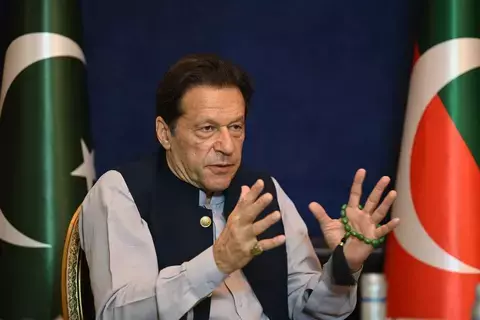 السجن 14 عاماً لعمران خان وزوجته بتهم فساد السجن 14 عاماً لعمران خان وزوجته بتهم فساد