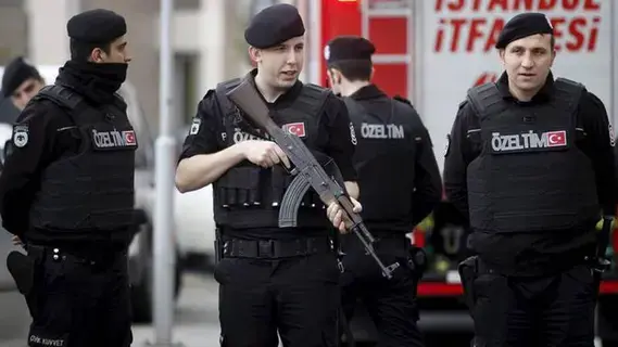 تركيا: القبض على 34 شخصاً للاشتباه في صلتهم بتنظيم إرهابي تركيا: القبض على 34 شخصاً للاشتباه في صلتهم بتنظيم إرهابي
