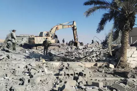 77 قتيلاً وجريحاً بغارات أمريكية انتقامية في العراق وسوريا 77 قتيلاً وجريحاً بغارات أمريكية انتقامية في العراق وسوريا