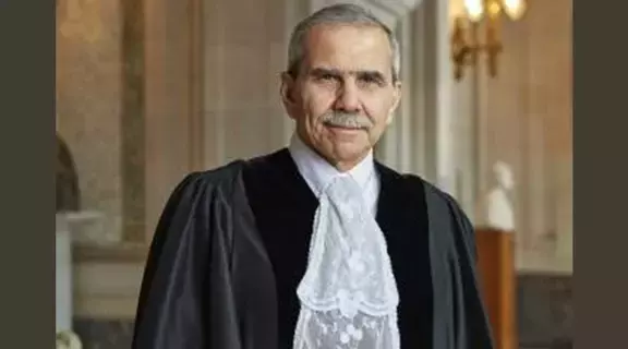 هنأه عبد الله بن زايد.. انتخاب قاضٍ لبناني رئيساً لـ«العدل الدولية» هنأه عبد الله بن زايد.. انتخاب قاضٍ لبناني رئيساً لـ«العدل الدولية»
