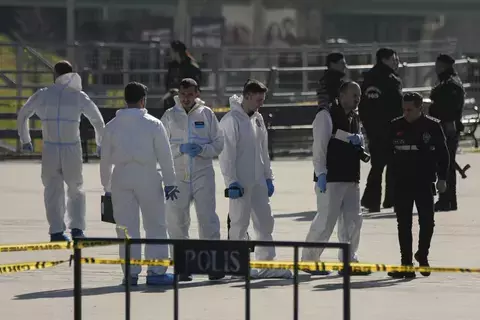 قتلى وجرحى في إطلاق نار خارج قصر العدل بإسطنبول قتلى وجرحى في إطلاق نار خارج قصر العدل بإسطنبول